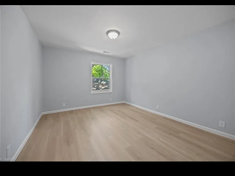 728 W Banner Ave — Photo 5