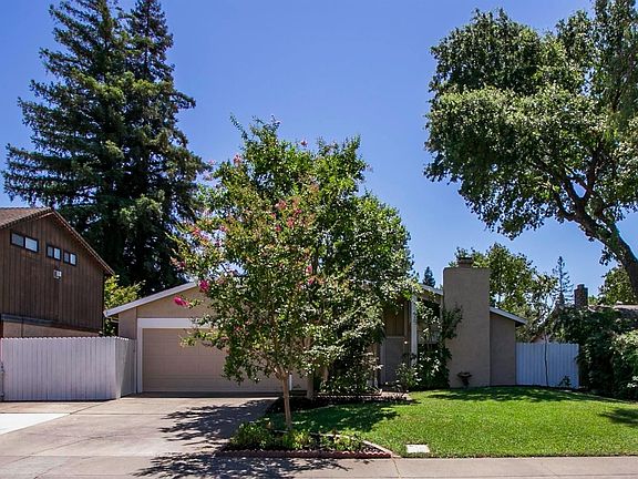 3rd image of 1482 Buckridge Way