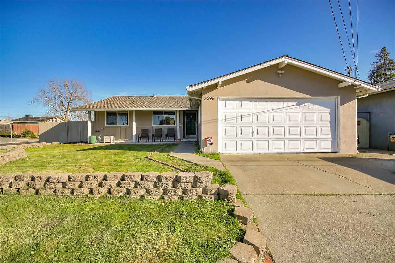 3596 Falcon Dr photo 1