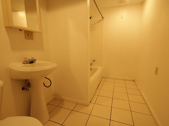 3rd image of 706 S Claremont Ave #B