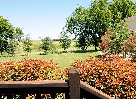 2nd image of 202 Bosque Dr