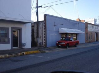 105 W Beech St, Cochran, GA 31014