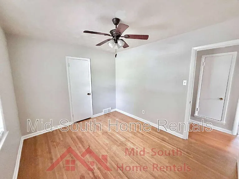 3831 Hermitage Dr — Photo 18