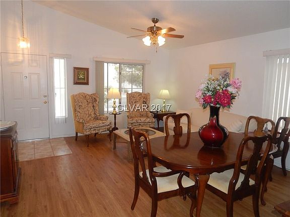 3rd image of 713 Peach Coral St