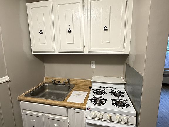 3rd image of 2076 Elm Ave #11508639