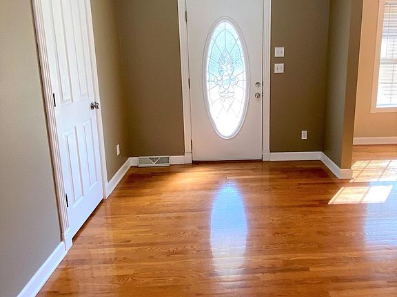 2nd image of 1009 Martin Way