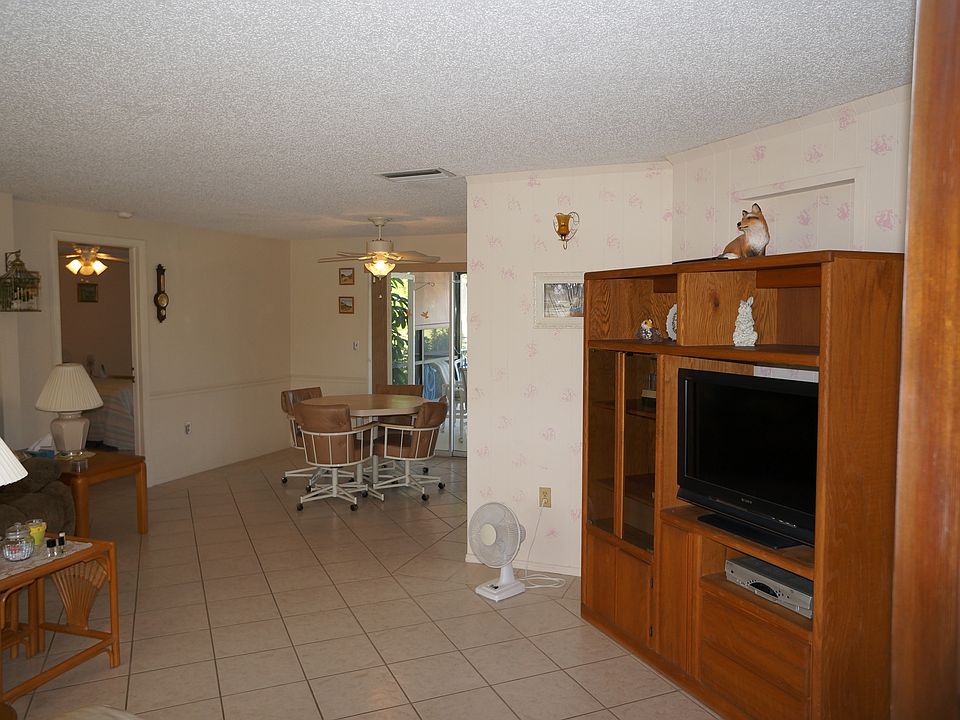 1st image of 325 Rotonda Cir