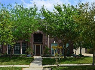 15910 Lake Loop Dr, Cypress, TX 77433