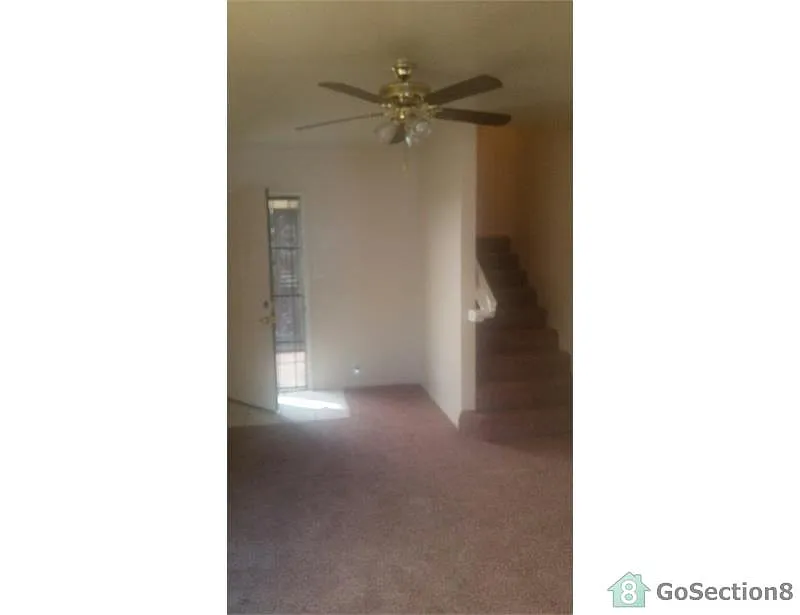 2712 73rd Ave photo 1