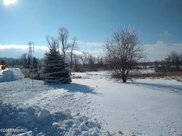 3588 Gillette Ridge Dr NW, Grand Rapids, MI 49544