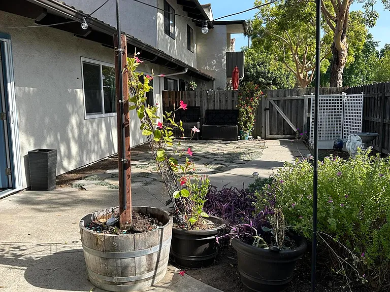 166 Kingston Ave #C — Photo 9