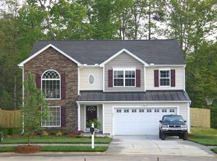 1601 Essexwood Dr, Fuquay Varina, NC 27526