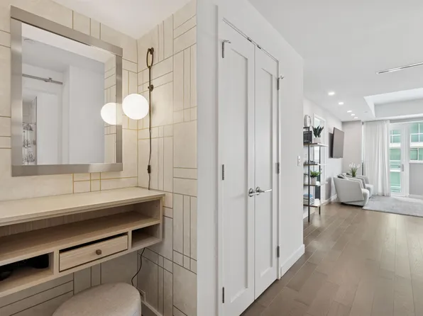 800 Avenue At Port Imperial image 14 of 33