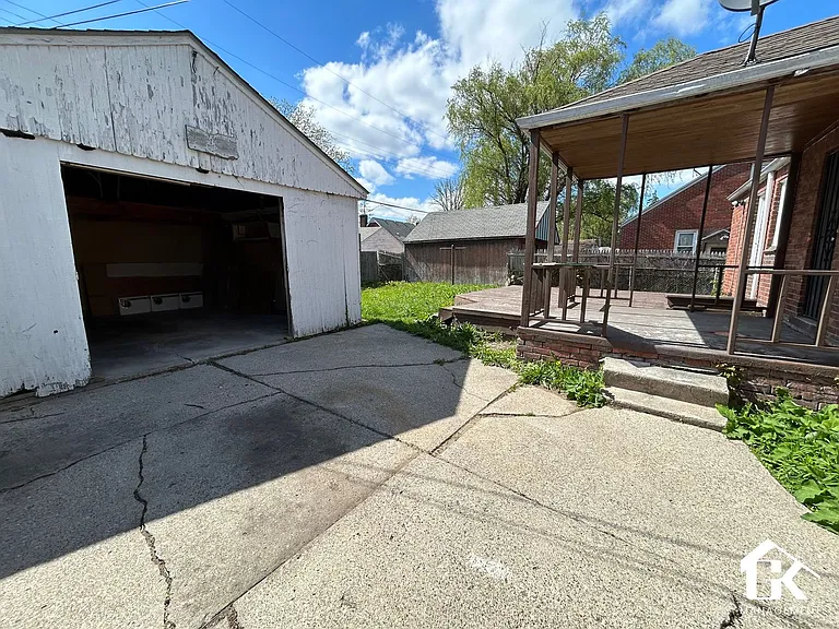 5915 Farmbrook St — Photo 26