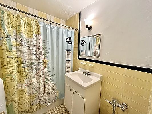 4th image of 227 E 5th St APT 2FE