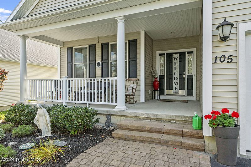 4th image of 105 Waverly Circle