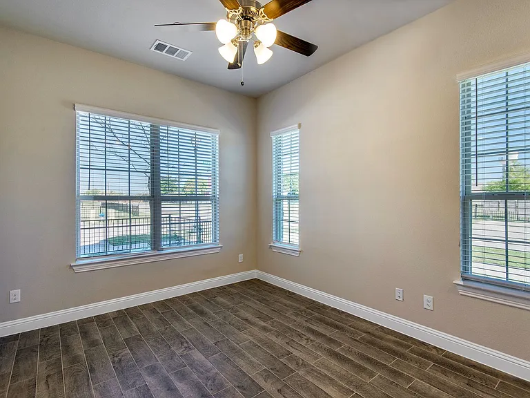 6298 Blythe Dr — Photo 4