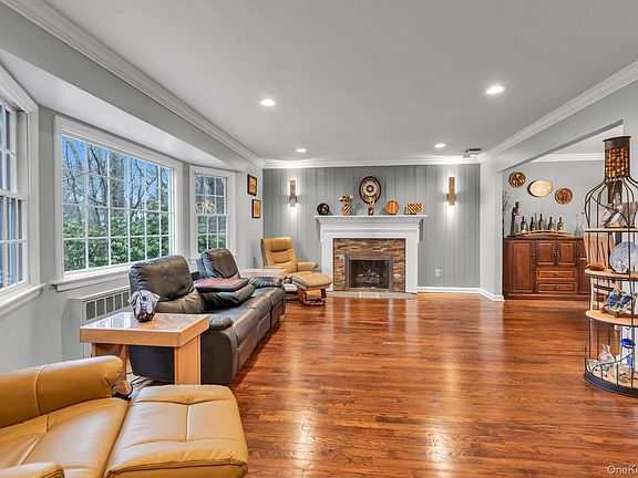 2nd image of 64 Bankside Drive