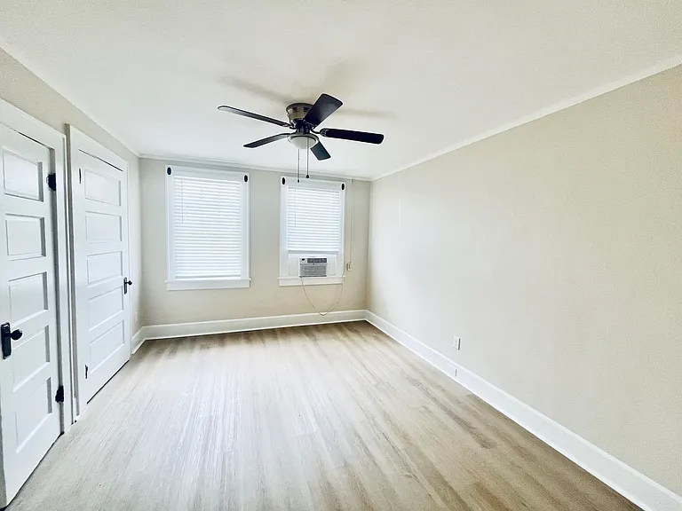 360 13th Ave NE — Photo 4