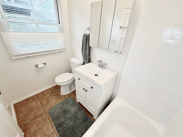 606 W Foothill Blvd — Photo 22