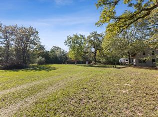 11458 Woodglen Cir, Bryan, TX 77808