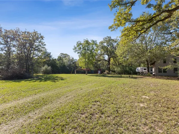 11458 Woodglen Cir, Bryan, TX 77808