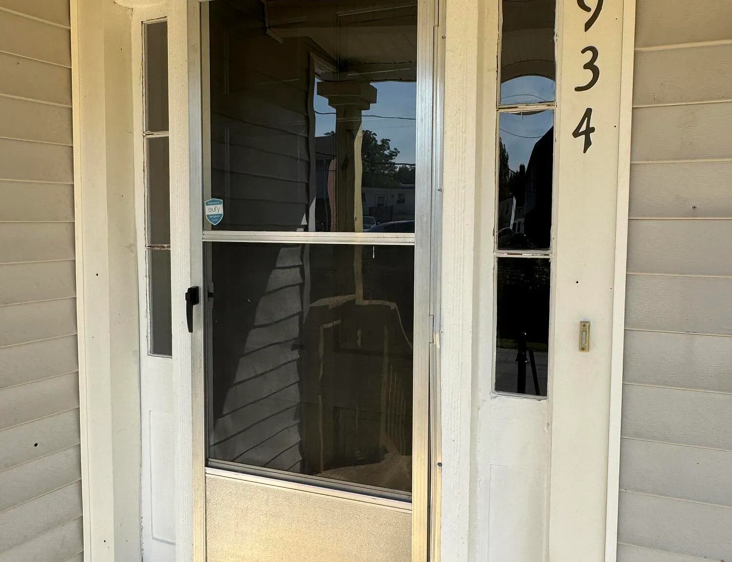 2 bed, 1.0 bath, 1084 sqft, $914 — Photo 2