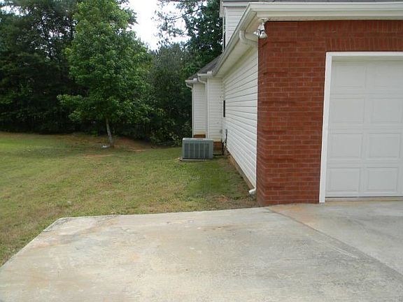 2nd image of 1931 Kevin Dr SE