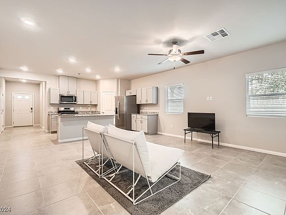 3rd image of 7513 Blue Lotus Ave