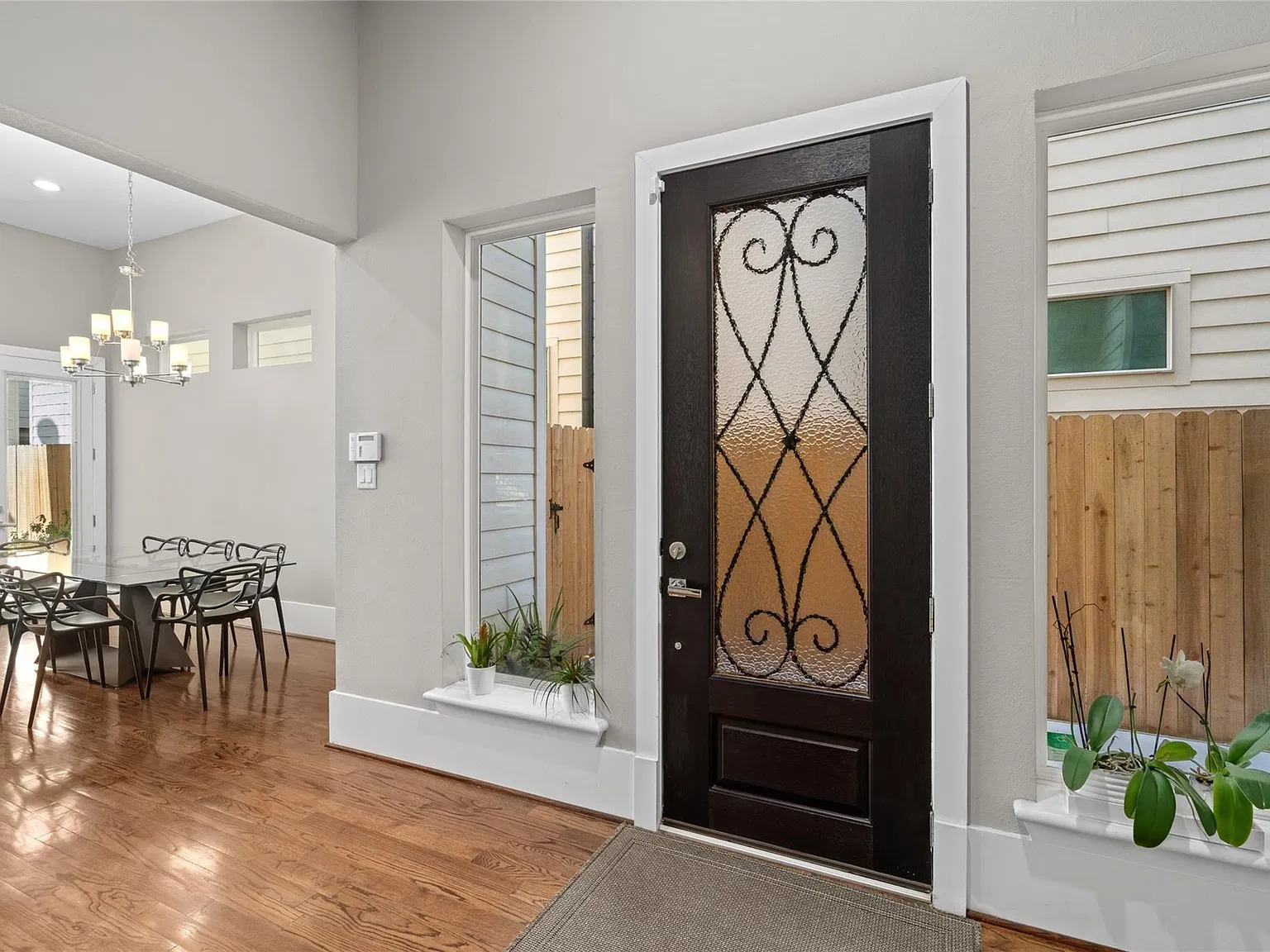 3 bed, 3.5 bath, 3162 sqft, $4,300 — Photo 3