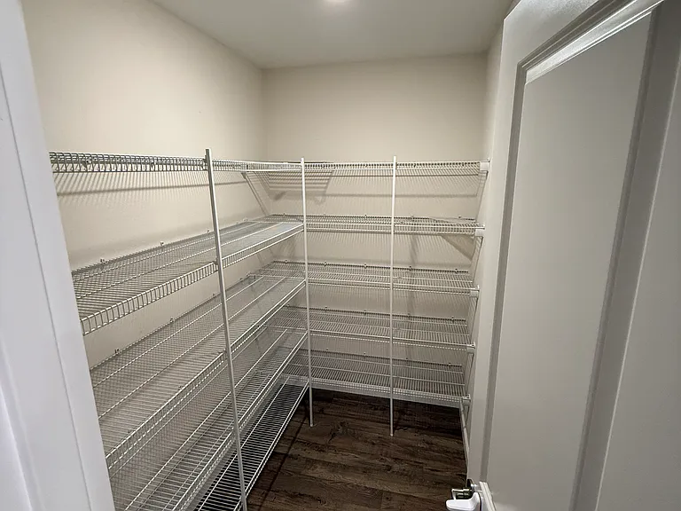 Walk in Pantry