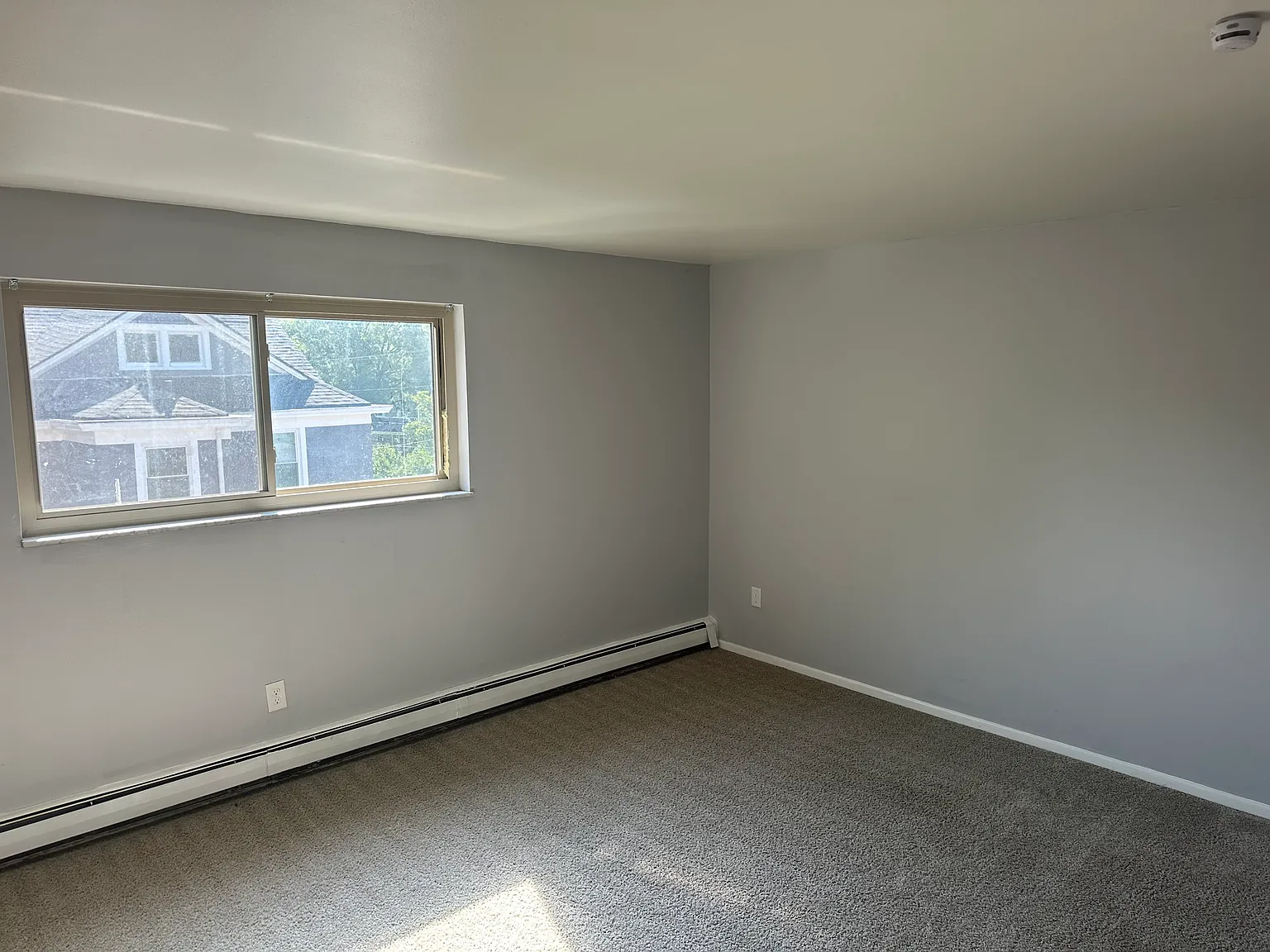 1 bed, 600 sqft, $910 — Photo 3