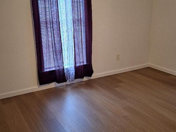 5th image of 2114 Oakwood St