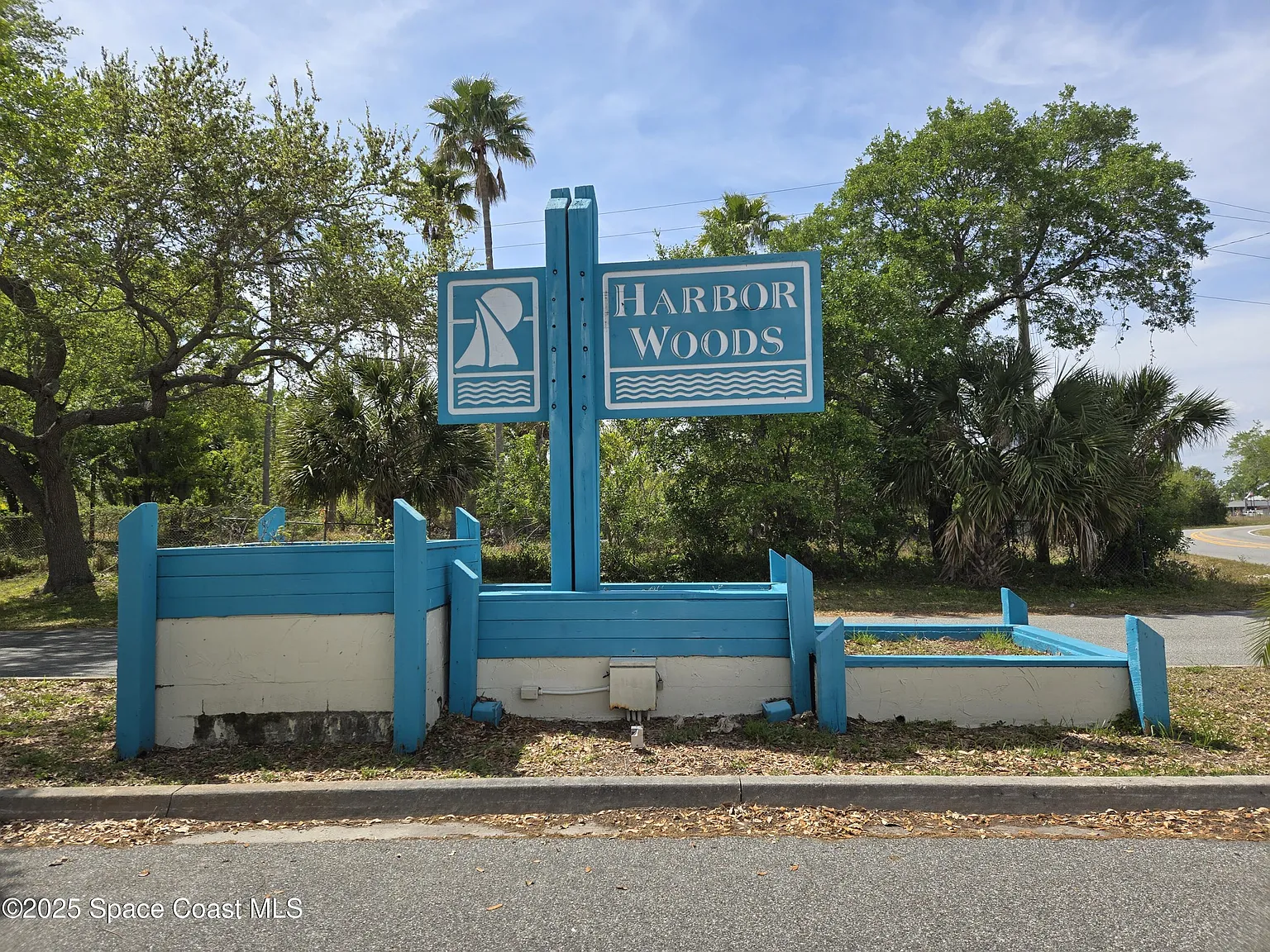 2 bed, 2.0 bath, 894 sqft, $1,600 — Photo 2