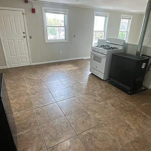 133 Brook St #2L — Photo 2