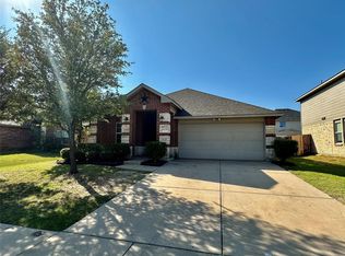 409 Emerald Creek Dr, Fort Worth, TX 76131