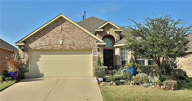 1st image of 955 Woodrow Dr