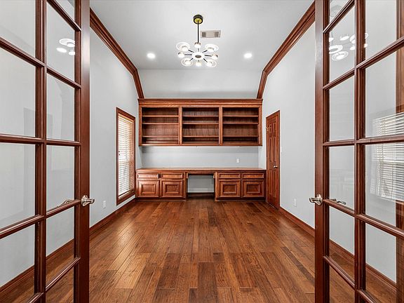 5th image of 66 Blooming Grove Ln