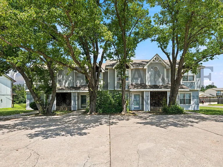 7302-3 W Douglas Ave — Photo 2