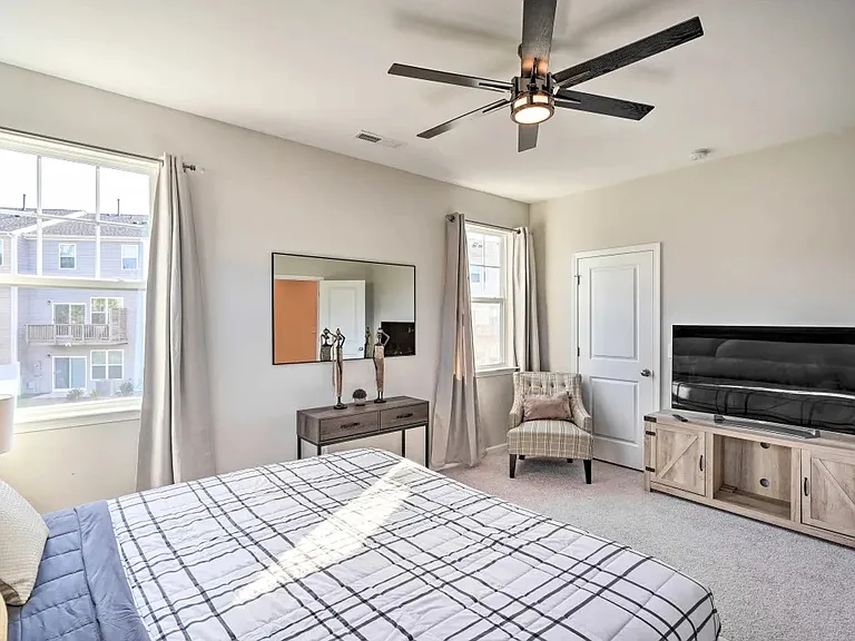 1020 Manorhaven Dr — Photo 11
