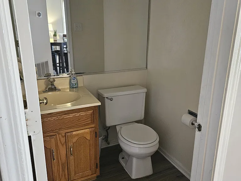 904 Carlisle Ave — Photo 7