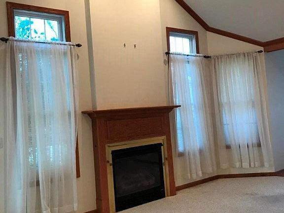 3rd image of 38 Coventry Ct