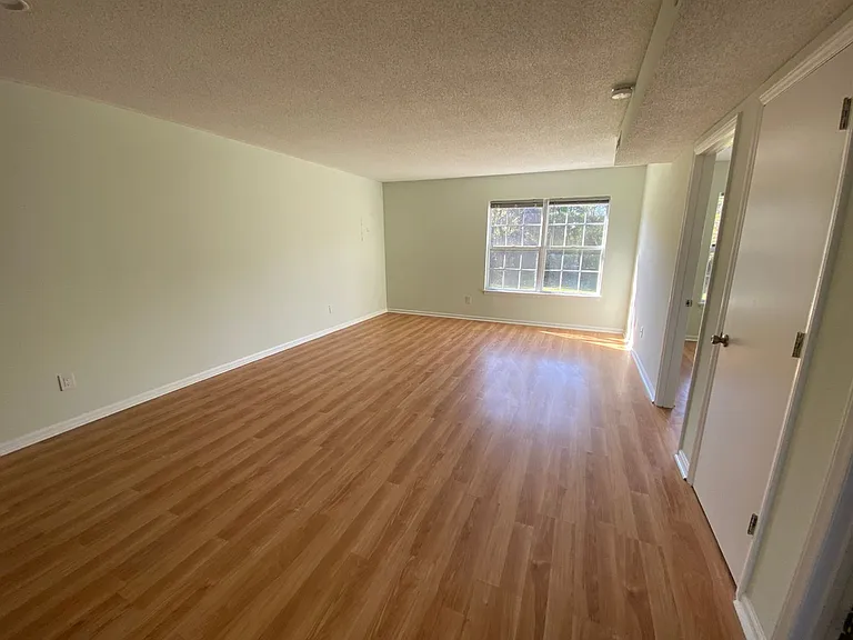 Ocean Highway Apartments — Photo 29