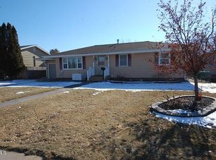 808 9th St SW, Sidney, MT 59270