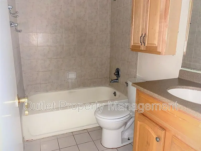 14122 Newcomb Ave — Photo 5