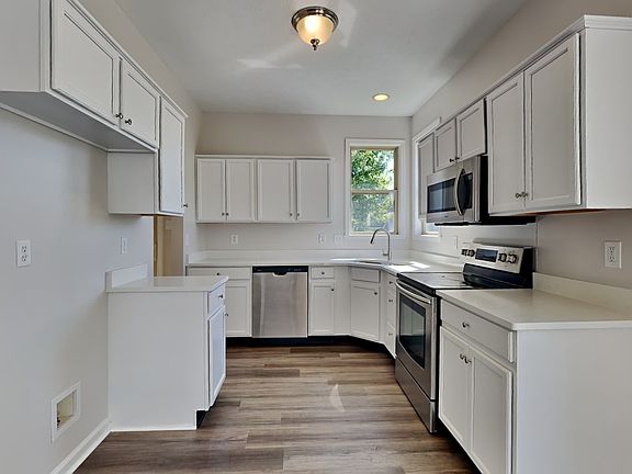 5th image of 6063 Twyckenham Dr
