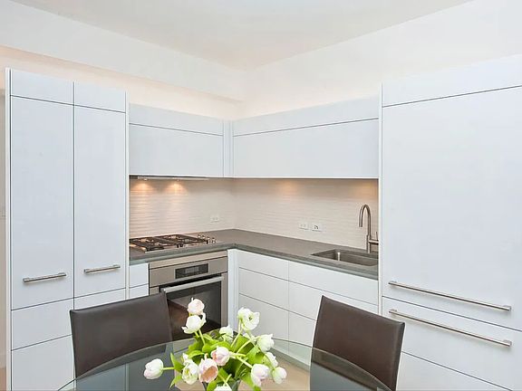 2nd image of 241 5th Ave APT 9C