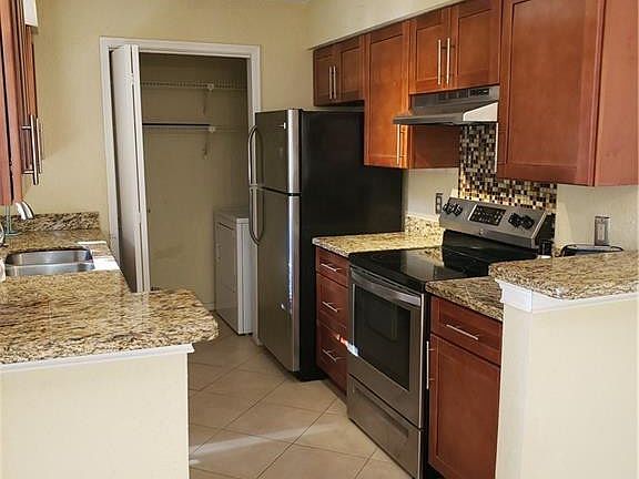 5th image of 833 RIVERSIDE Drive #824