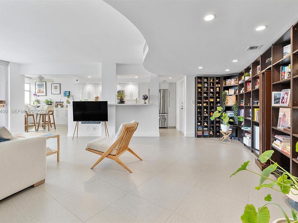 1st image of 100 Golden Isles Dr APT 515