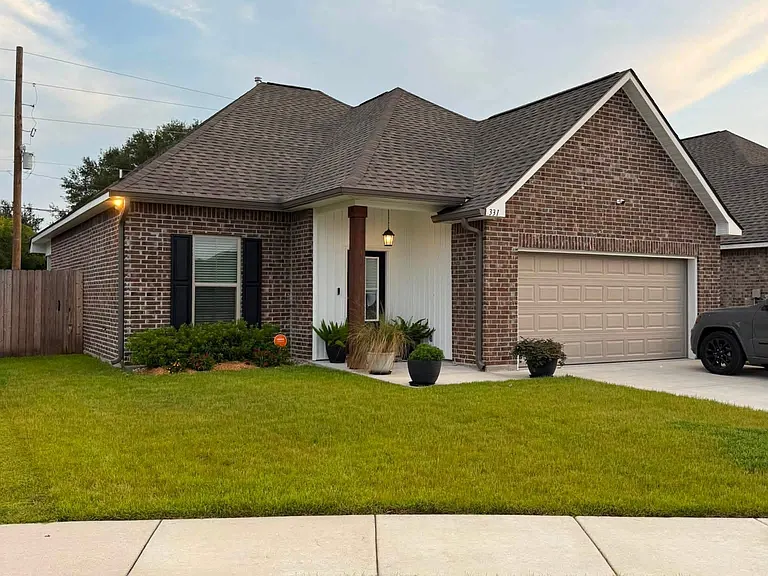 331 Weaver Way — Photo 1
